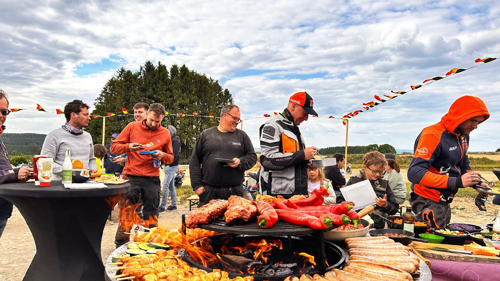Barrys-bbq-and-bikes.be-crossdag-endurofun-2025_lierneux01